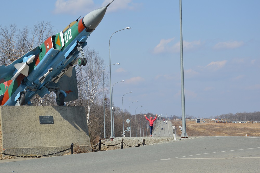 Памятник авиаторам 22-го гвардейского авиационного полка. Поселок Угловое.